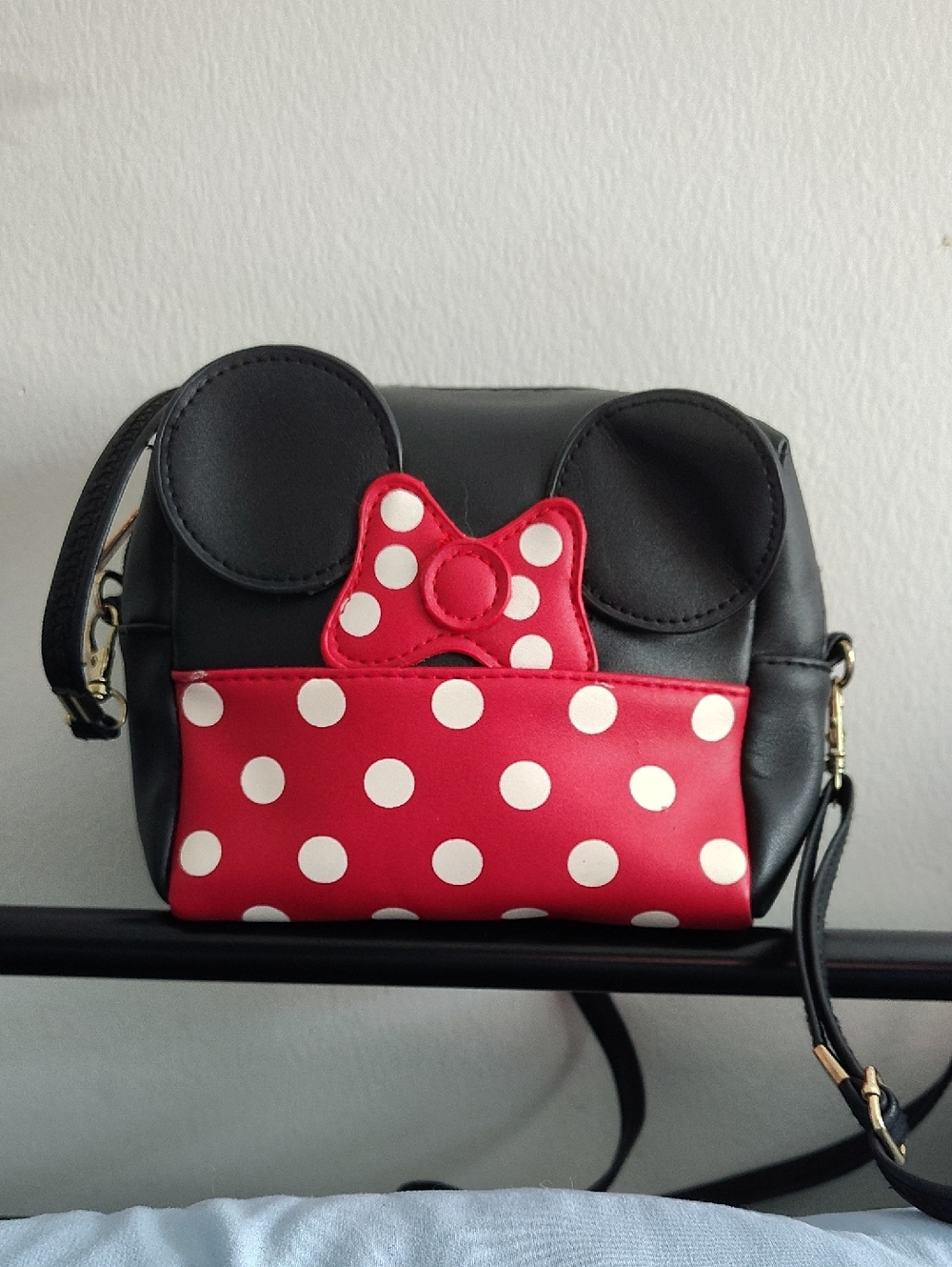 Disneyland Minnie Mouse Crossbody Purse Super Cute Red & Black Poka Dots